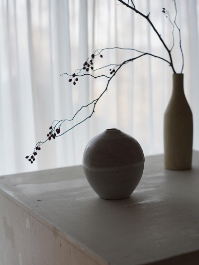 .
2025年 12月6日 (土) -  12月21日 (日) 
Gallery遊星 にて、企画展「 庄司 健  陶展 」を開催しております。

 自分の中にあるもので表現する 
生活の中で大事なことがいくつもある 
それらをもっと多面的に見たい 

自分の中にあるものを表現する 
そのために中に入れるものを選ぶ 
自然を大事にするように 體 ( からだ ) を 自分の内をも 大事にしたい。 

ー 庄司 健

@shoji_kobo

◾️期間
2025年 12月6日 (土) -  12月21日 (日) 
※定休日 11日(木)、18日(木)

◾時間
11:00-17:00

◾️会場
Gallery遊星 ( starnet 2F)
〒321-4217 栃木県芳賀郡益子町益子3278-1
TEL 0285-72-9661
 
#starnet #スターネット #益子
#gallery遊星
#庄司健 #庄司工房
#笠間 #貫入 #笠間長石釉 #色絵

starnet
栃木県芳賀郡益子町益子3278-1
open: 11:00 am ~ 05:00 pm
closed: Thursday
phone: 0285-72-9661
e-mail: starnet@starnet-bkds.com