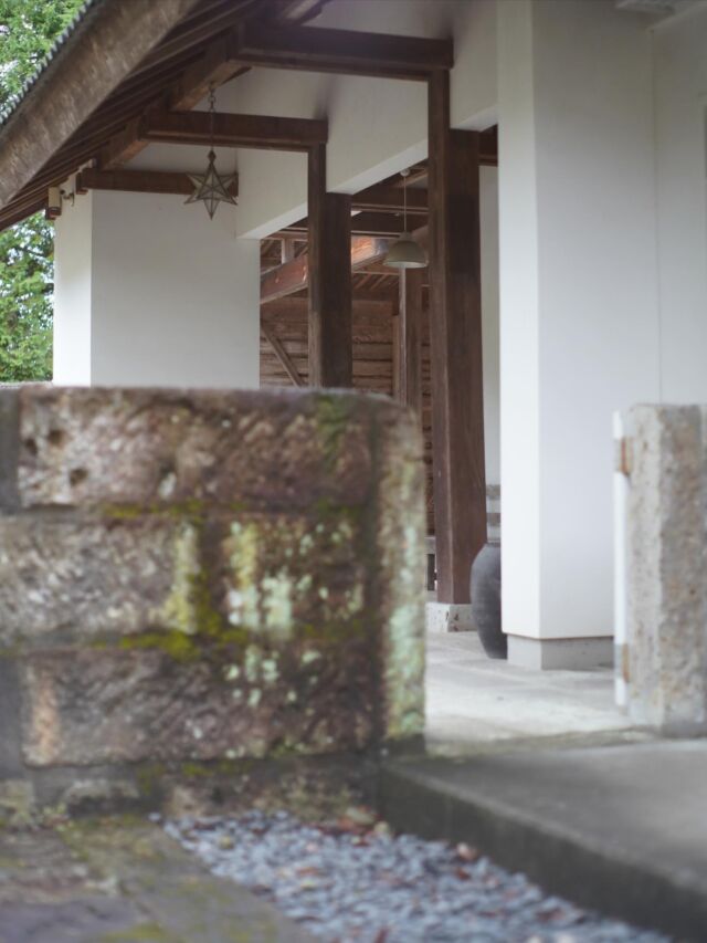 .
2025年12月7日（日）
starnet ZONEにて日本遺産かさましこシンポジウム「かさましこ登り窯プロジェクト」トークセッションを開催いたします。

第1部「益子焼と笠間焼、それぞれの歩み」 話し手 ・岩下祥子（国士舘大学講師） ・岩井基生（茨城県陶芸美術館学芸員） ・磯詩子（益子陶芸美術館学芸員） 聞き手 ・濱田友緒（濱田庄司記念益子参考館館長・陶芸家）

第2部「笠間焼と益子焼、売り手・買い手からの期待」 話し手 ・笹目亮太郎（TRUNK） ・及川卓也（STARNET） ・仁平透（pejite） 聞き手 ・岩見遥佳（陶芸家）
（敬称略）

第2部「笠間焼と益子焼、売り手・買い手からの期待」にて、starnetの及川が話し手として参加します。
詳細は登り窯プロジェクト公式アカウント（@noborigama_p）よりご確認いただけます。ぜひご来場ください。

◾️開催日
12月7日（日） 

◾️時間
13:00開場 13:30開始（16:00終了）
 ◾️会場
starnet ZONE （益子町益子3278-1）
〒321-4217　栃木県芳賀郡益子町益子3278-1
【入場無料 /ドリンク販売あり】 ※客席数に限りがございますので場合によっては立ち見の可能性がございます 
◾️カフェ・ストアのご案内
開館日はstarnetのショップとカフェは通常営業致しております。
open 11:00-17:00（カフェL.O16:30　ランチは売り切れ次第終了となります）。どうぞ、ご利用ください。

◾️駐車場
お車でのご来場の方は誘導員の指示に従い駐車してください。お車でお越しの方へのアルコール販売は控えさせていただきます。

#starnet #スターネット #益子
#ZONE #starnetZONE 
#登り窯プロジェクト #かさましこ

starnet
栃木県芳賀郡益子町益子3278-1
open: 11:00 am ~ 05:00 pm
closed: Thursday
phone: 0285-72-9661
e-mail: starnet@starnet-b