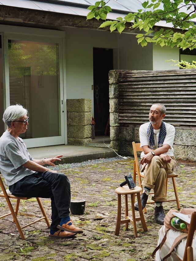 田附勝さんのトークイベントを開催いたしました。

トークでは、今回の写真展のテーマとなる書籍『ママ』にまつわるエピソードを、対談形式でお届け。
田附さんの実母が遺したパッチワークの細部を観察し、そこから積み重なる時間を想像する試みや、制作前段階のお話を伺いました。

会場では、田附さんが撮影された写真とあわせて、
お母様が実際に作られたパッチワークを展示しております。
一針一針手で縫われた大きなパッチワークは、あたたかさとエネルギーを感じさせる作品です。
ぜひ会場に足をお運びください。
 

◾️期間　2026年 7月18日(土) - 8月2日（日）
◾️時間　11:00 - 17:00（最終日 15:00まで）
◾️会場　starnet ZONE
 

close : 7/23, 7/30
 

<プロフィール＞　

田附 勝｜Masaru Tatsuki @

1974年、富山県生まれ。電飾を施したトラックとそのドライバーたちを9年に渡り撮影した写真集『DECOTORA』を2007年に発表。東北の地を足繁く訪ね、自然への畏敬とともにある営みを撮り続けた作品集『東北』(2011年)で、第37回木村伊兵衛写真賞を受賞 。震災後の鹿猟師を捉えた『その血はまだ赤いのか?』そして『「おわり。」』、さらには暗闇に佇む鹿を写した『KURAGARI』を刊行。2016年には八戸で漁師を追った『魚人』、近年は発掘当時の新聞紙に包まれ博物館などに収められた縄文土器片を撮影し、折り重なる時間と空間を写し出した『KAKERA』を2020年に発表。
 

#starnet #スターネット #益子 #starnetZONE
#田附勝

 

starnet
栃木県芳賀郡益子町益子3278-1
open: 11:00 am ~ 05:00 pm
closed: 木曜日
phone: 0285-72-9661
e-mail: starnet@starnet-bkds.com